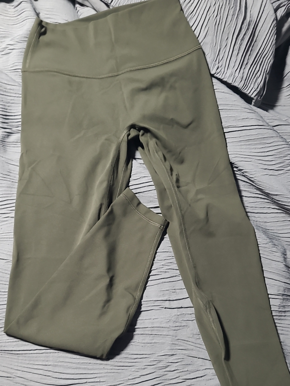 CRZ YOGA Olive Green High-Rise Leggings Scrunchy Bum